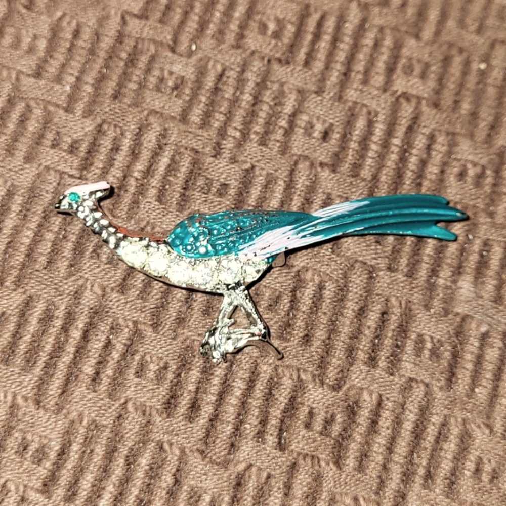 Peacock pin brooch unsigned unmarked